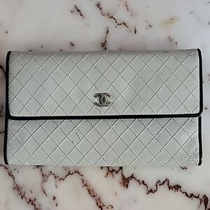CHANEL Matlasse Quilted Leather Flap Wallet with Silver CC
